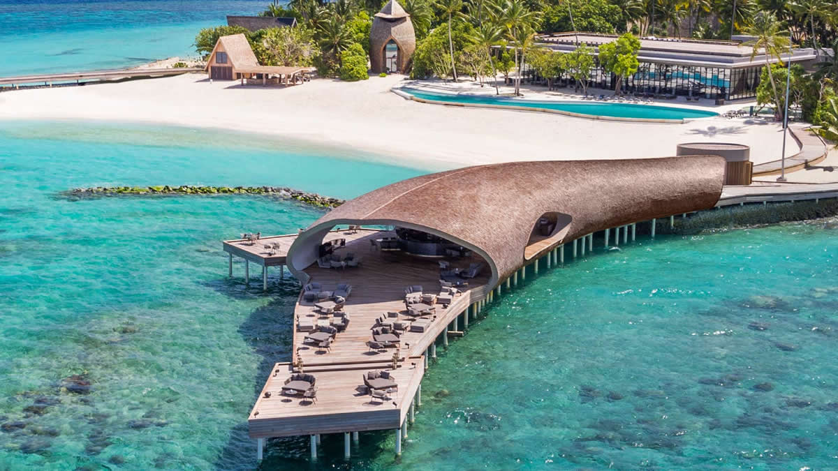 The Whale Bar в The St. Regis Maldives Vommuli Resort