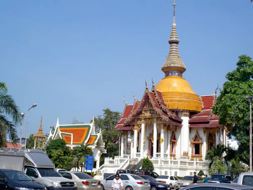 Храм Wat Chaimongkol 