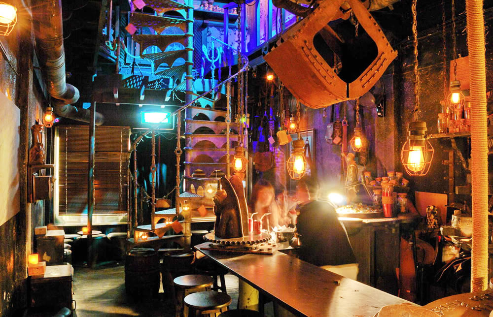 Бар Iron Fairies в БангкокеNunglen & Escobar Бангкок - Знаменитый Ночной Клуб в Thonglor/Ekkamai