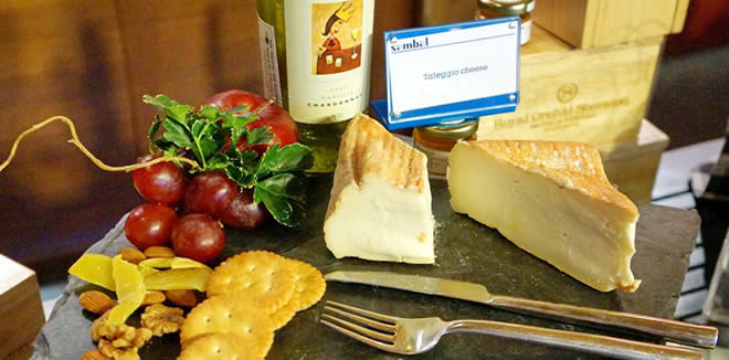 вино и сыр шведский стол 