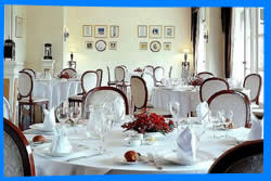 Французский ресторан Le Rabelais в отеле Dalat Palace Hotel