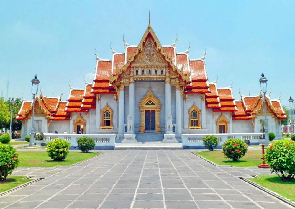Wat Mahathat, медитация  в Бангкоке